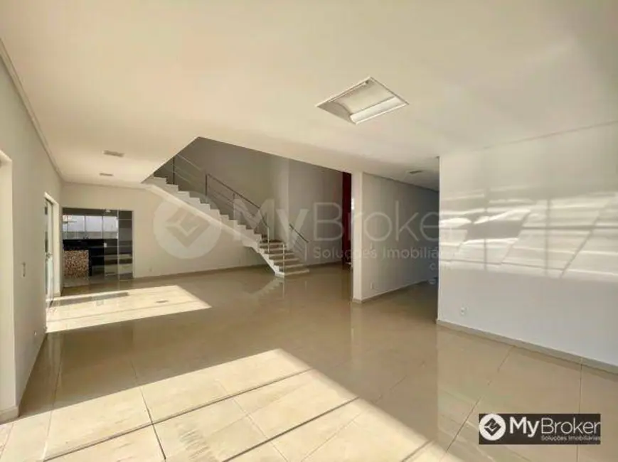 Sobrado com 4 quartos à venda, 369m2 em Jardins Paris, Goiania - GO - imagem 6 Foto 6 de Sobrado com 4 quartos à venda, 369m2 em Jardins Paris, Goiania - GO