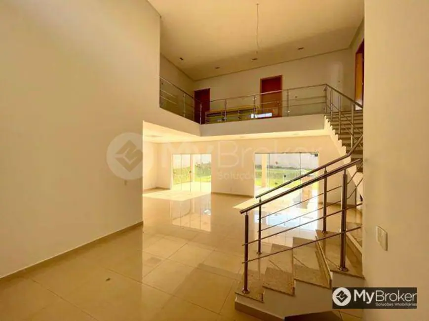 Sobrado com 4 quartos à venda, 369m2 em Jardins Paris, Goiania - GO - imagem 4 Foto 4 de Sobrado com 4 quartos à venda, 369m2 em Jardins Paris, Goiania - GO