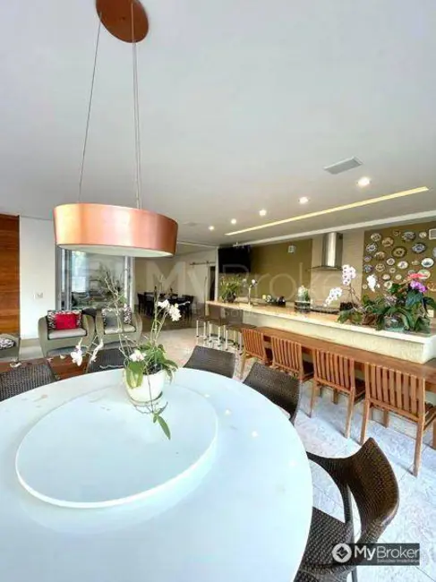 Sobrado com 4 quartos à venda, 648m2 em Jardins Paris, Goiania - GO - imagem 5 Foto 5 de Sobrado com 4 quartos à venda, 648m2 em Jardins Paris, Goiania - GO