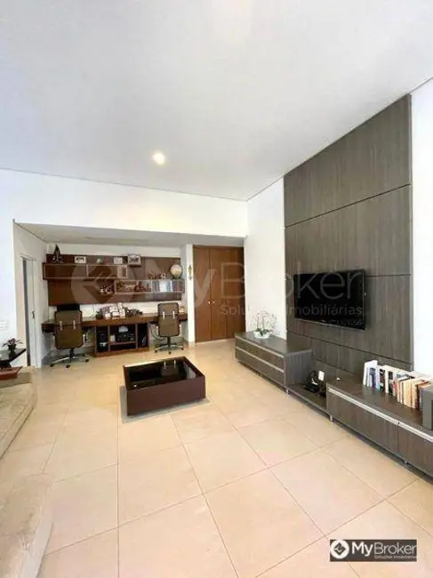 Sobrado com 4 quartos à venda, 648m2 em Jardins Paris, Goiania - GO - imagem 7 Foto 7 de Sobrado com 4 quartos à venda, 648m2 em Jardins Paris, Goiania - GO