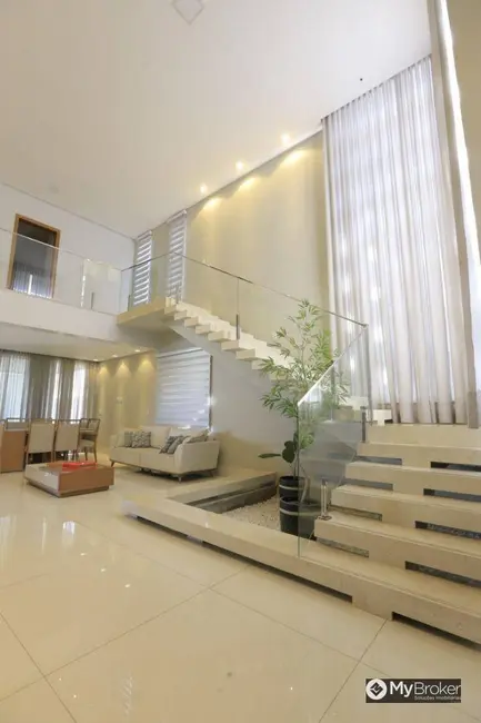 Sobrado com 3 quartos à venda, 570m2 em Residencial Parque Mendanha, Goiania - GO - imagem 3 Foto 3 de Sobrado com 3 quartos à venda, 570m2 em Residencial Parque Mendanha, Goiania - GO