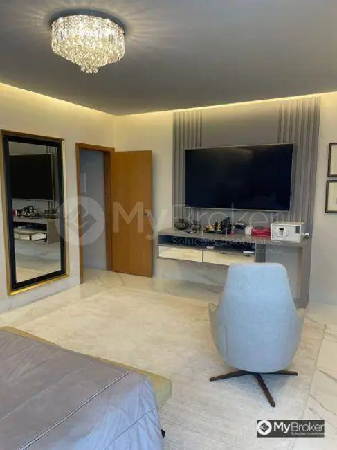 Sobrado com 4 quartos à venda, 525m2 em Alphaville Flamboyant Residencial Araguaia, Goiania - GO - imagem 8 Foto 8 de Sobrado com 4 quartos à venda, 525m2 em Alphaville Flamboyant Residencial Araguaia, Goiania - GO