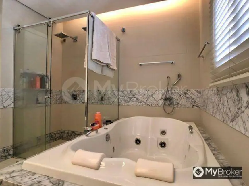 Foto 5 de Sobrado com 4 quartos à venda, 584m2 em Alphaville Flamboyant Residencial Araguaia, Goiania - GO