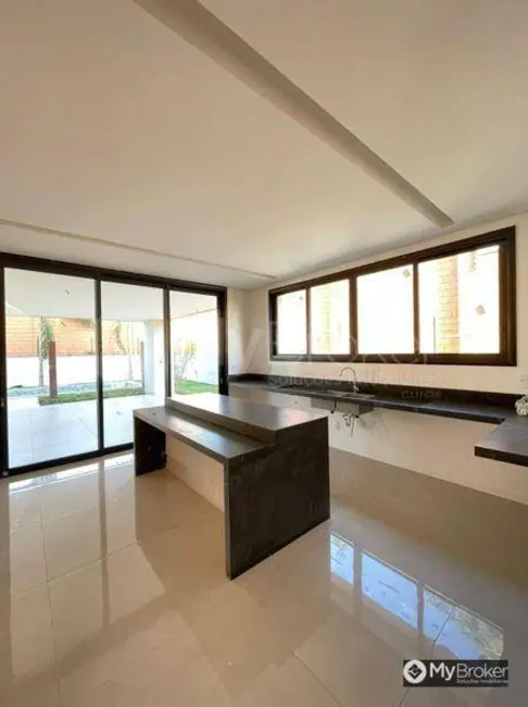Sobrado com 4 quartos à venda, 661m2 em Residencial Alphaville Flamboyant, Goiania - GO - imagem 7 Foto 7 de Sobrado com 4 quartos à venda, 661m2 em Residencial Alphaville Flamboyant, Goiania - GO