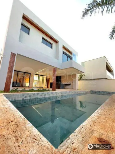 Sobrado com 4 quartos à venda, 661m2 em Residencial Alphaville Flamboyant, Goiania - GO - imagem 3 Foto 3 de Sobrado com 4 quartos à venda, 661m2 em Residencial Alphaville Flamboyant, Goiania - GO