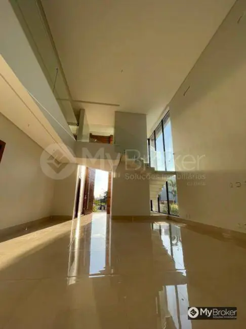 Sobrado com 4 quartos à venda, 661m2 em Residencial Alphaville Flamboyant, Goiania - GO - imagem 9 Foto 9 de Sobrado com 4 quartos à venda, 661m2 em Residencial Alphaville Flamboyant, Goiania - GO