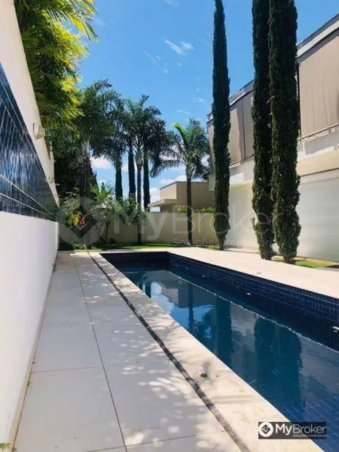 Foto 2 de Sobrado com 4 quartos à venda, 827m2 em Residencial Alphaville Flamboyant, Goiania - GO