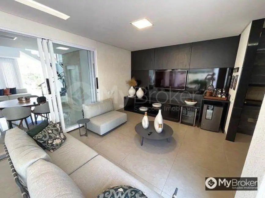 Foto 2 de Sobrado com 4 quartos à venda, 648m2 em Jardins Paris, Goiania - GO