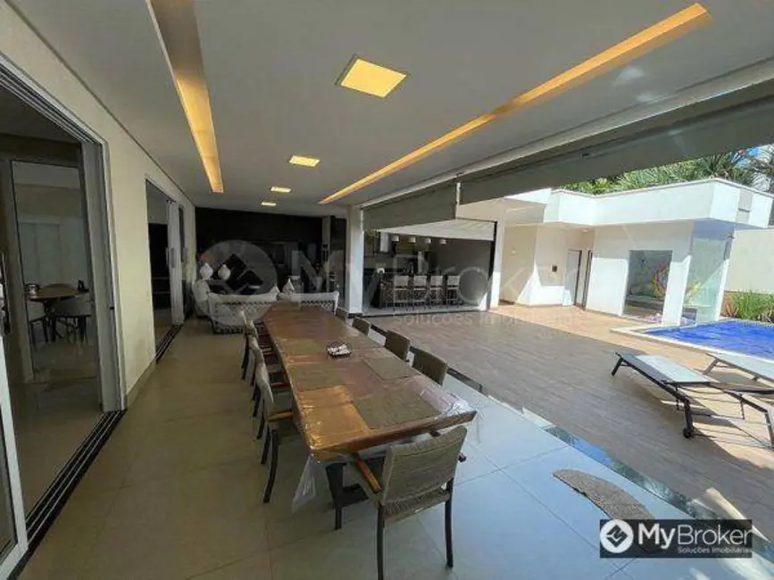 Sobrado com 4 quartos à venda, 648m2 em Jardins Paris, Goiania - GO - imagem 9 Foto 9 de Sobrado com 4 quartos à venda, 648m2 em Jardins Paris, Goiania - GO