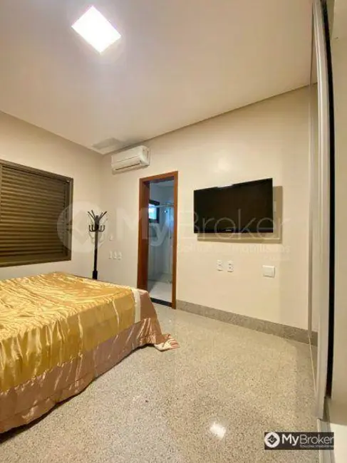 Foto 5 de Sobrado com 4 quartos à venda, 525m2 em Jardins Verona, Goiania - GO