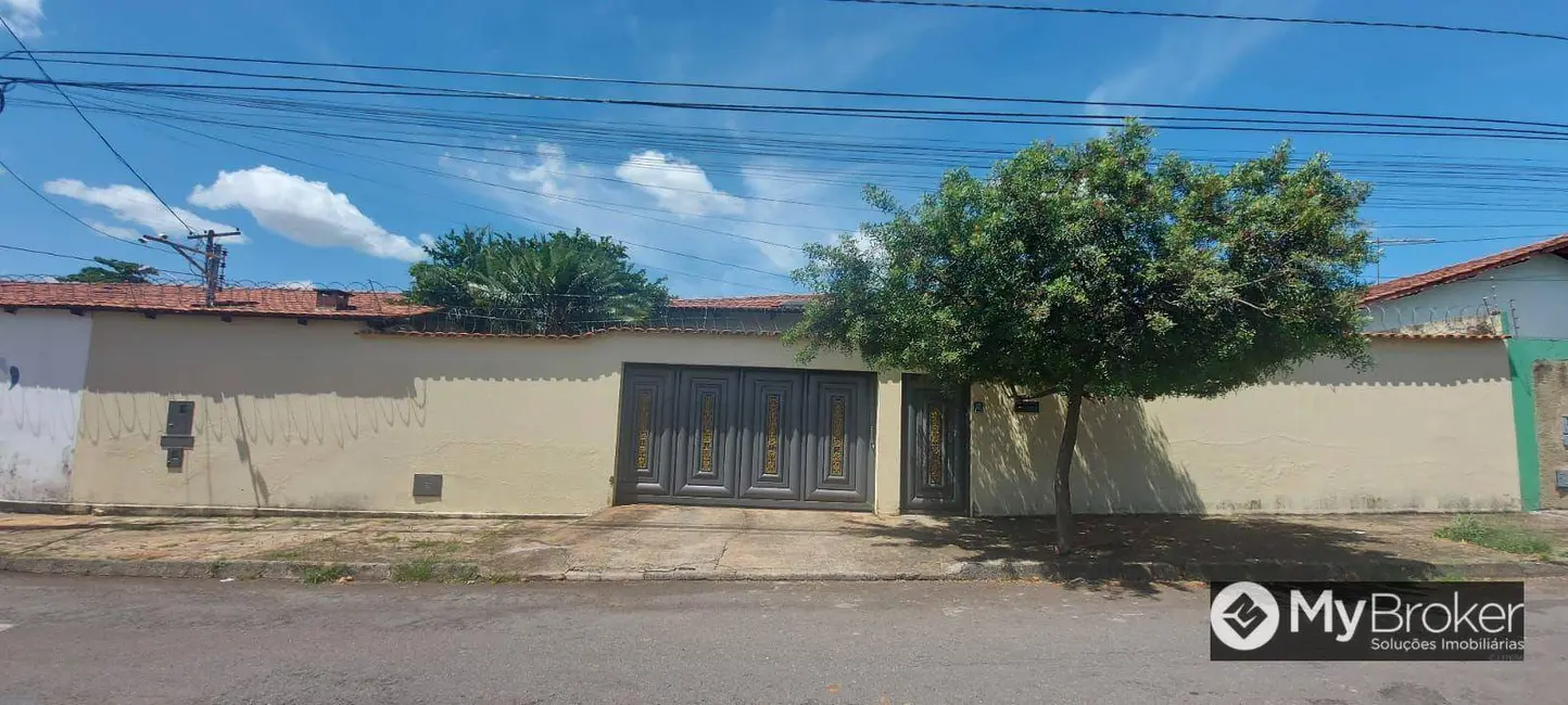 Foto 1 de Casa com 3 quartos à venda, 690m2 em Setor Leste Universitário, Goiania - GO
