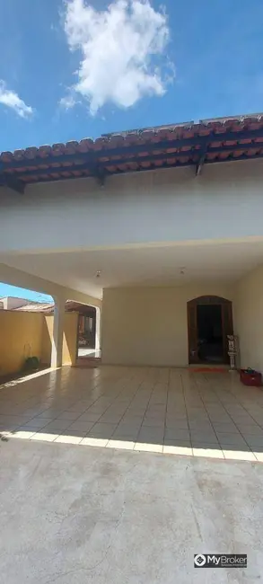 Foto 3 de Casa com 3 quartos à venda, 690m2 em Setor Leste Universitário, Goiania - GO