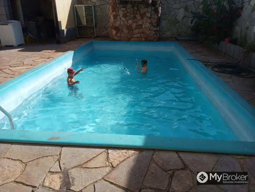 Foto 3 de Casa com 3 quartos à venda, 450m2 em Vila Jardim São Judas Tadeu, Goiania - GO