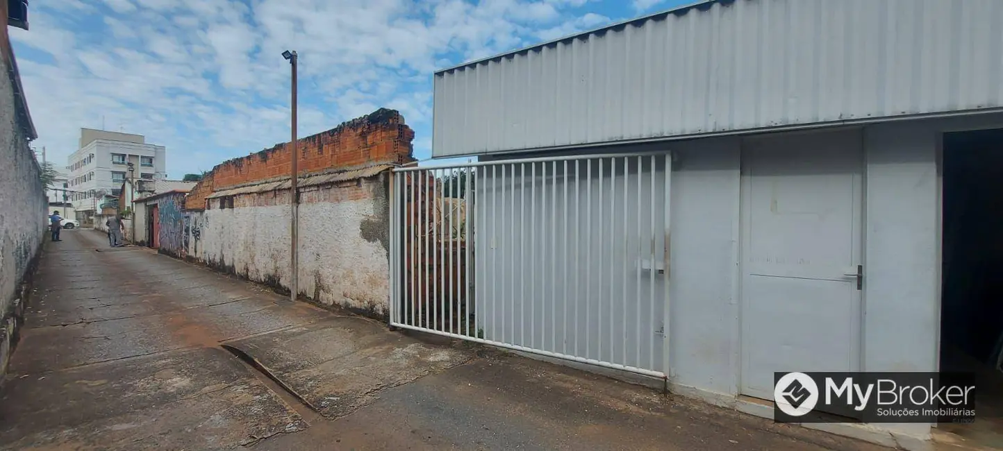 Foto 9 de Terreno / Lote à venda, 336m2 em Setor Leste Universitário, Goiania - GO