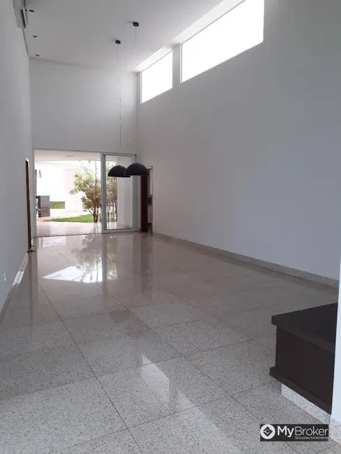 Foto 1 de Casa com 3 quartos à venda, 710m2 em Goiania - GO