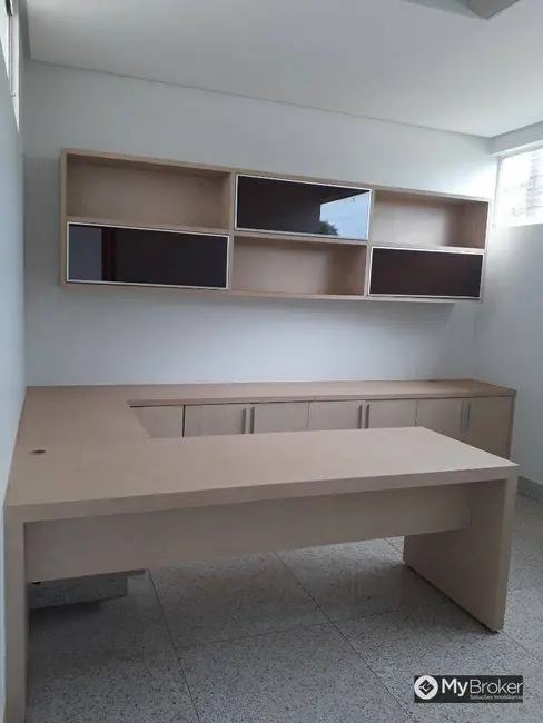 Foto 2 de Casa com 3 quartos à venda, 710m2 em Goiania - GO