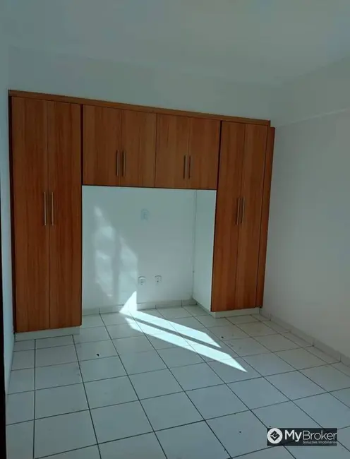 Foto 2 de Apartamento com 3 quartos à venda, 85m2 em Caldas Novas - GO