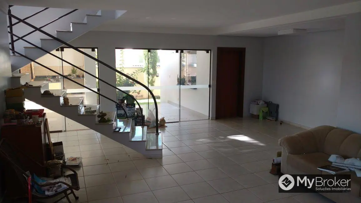 Sobrado com 4 quartos à venda, 557m2 em Loteamento Portal do Sol I, Goiania - GO - imagem 3 Foto 3 de Sobrado com 4 quartos à venda, 557m2 em Loteamento Portal do Sol I, Goiania - GO