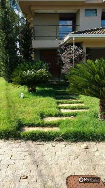 Sobrado com 4 quartos à venda, 557m2 em Loteamento Portal do Sol I, Goiania - GO - imagem 2 Foto 2 de Sobrado com 4 quartos à venda, 557m2 em Loteamento Portal do Sol I, Goiania - GO