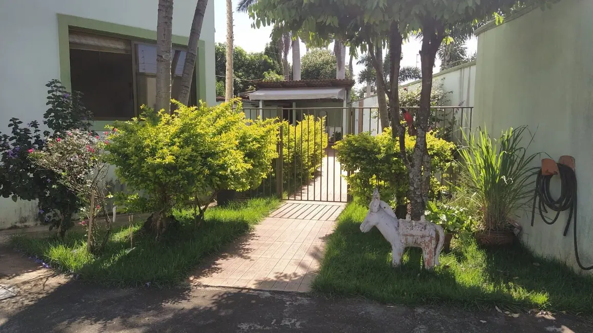 Foto 5 de Sobrado com 4 quartos à venda, 200m2 em Santa Genoveva, Goiania - GO