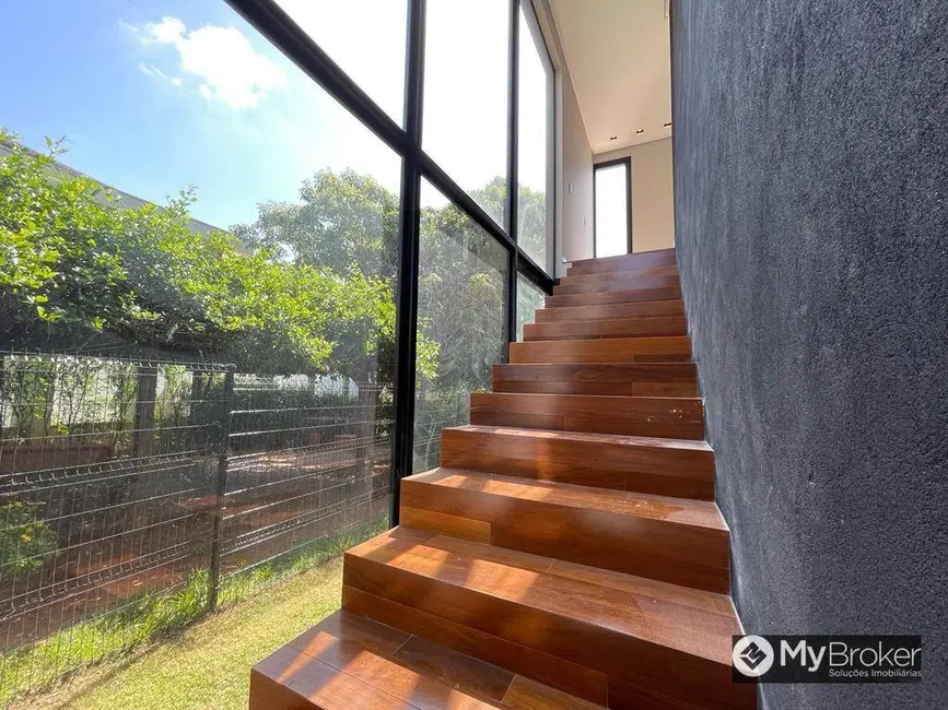 Foto 5 de Sobrado com 4 quartos à venda, 442m2 em Jardins Valência, Goiania - GO