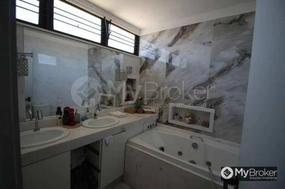 Casa com 4 quartos à venda, 377m2 em Setor Leste Universitário, Goiania - GO - imagem 9 Foto 9 de Casa com 4 quartos à venda, 377m2 em Setor Leste Universitário, Goiania - GO