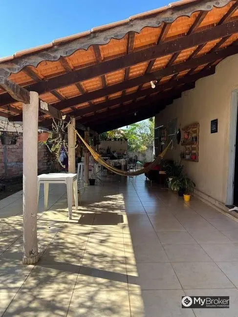 Foto 2 de Casa com 3 quartos à venda, 360m2 em Setor Garavelo, Goiania - GO