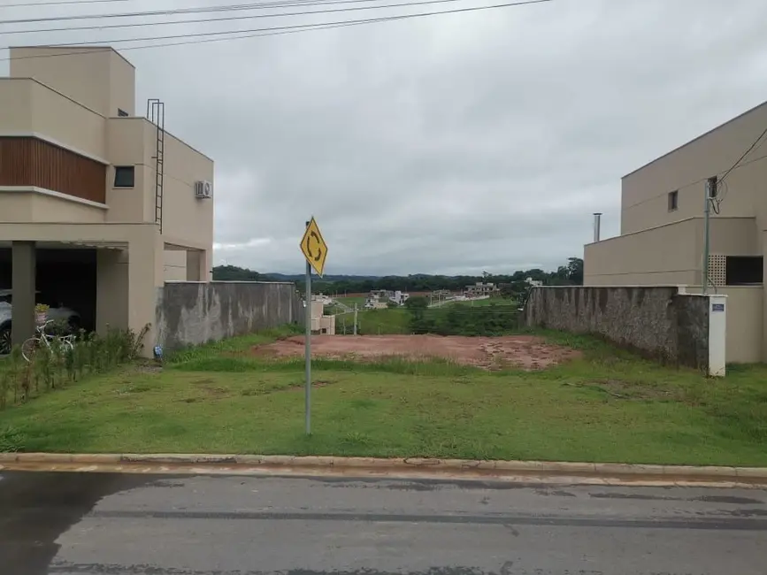Foto 2 de Terreno / Lote à venda, 300m2 em Senador Canedo - GO