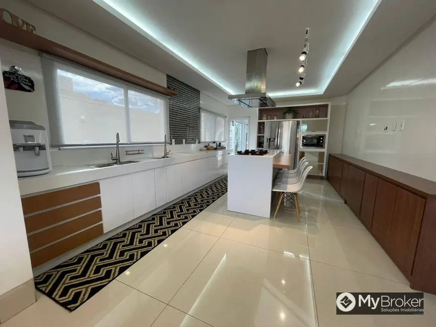 Foto 6 de Sobrado com 4 quartos à venda, 495m2 em Condomínio do Lago, Goiania - GO