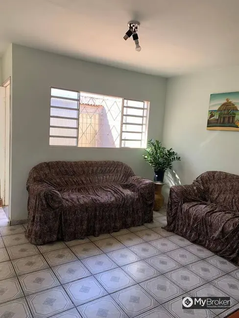 Foto 2 de Casa com 3 quartos à venda, 378m2 em Aparecida De Goiania - GO