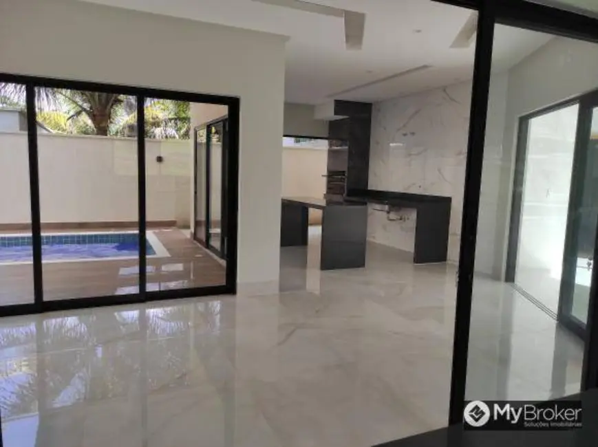 Foto 9 de Sobrado com 3 quartos à venda, 570m2 em Condomínio do Lago, Goiania - GO