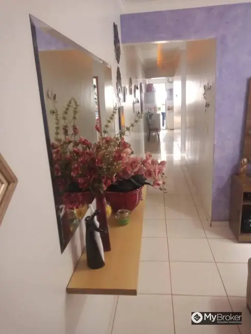 Casa com 3 quartos à venda, 104m2 em Aparecida De Goiania - GO - imagem 8 Foto 8 de Casa com 3 quartos à venda, 104m2 em Aparecida De Goiania - GO