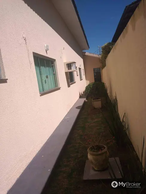 Casa de Condomínio com 3 quartos para alugar, 390m2 em Jardins Madri, Goiania - GO - imagem 5 Foto 5 de Casa de Condomínio com 3 quartos para alugar, 390m2 em Jardins Madri, Goiania - GO