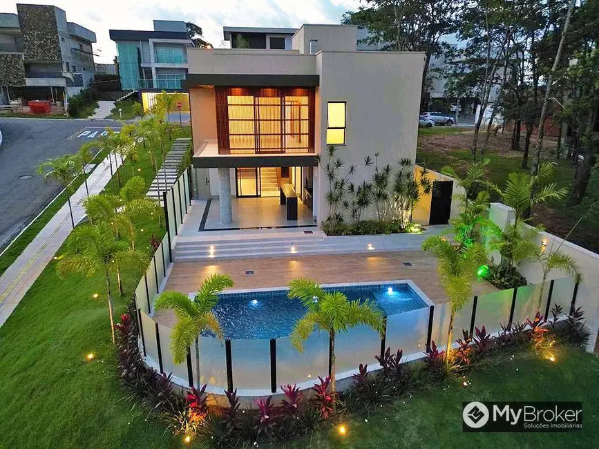 Sobrado com 4 quartos à venda, 680m2 em Condomínio do Lago, Goiania - GO - imagem 1 Foto 1 de Sobrado com 4 quartos à venda, 680m2 em Condomínio do Lago, Goiania - GO