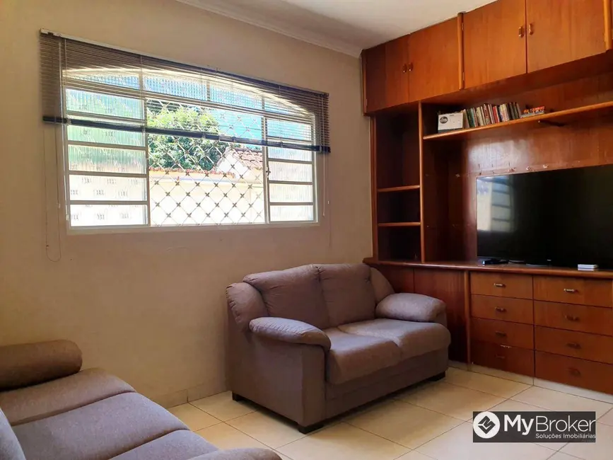 Casa com 3 quartos à venda, 513m2 em Jardim América, Goiania - GO - imagem 3 Foto 3 de Casa com 3 quartos à venda, 513m2 em Jardim América, Goiania - GO