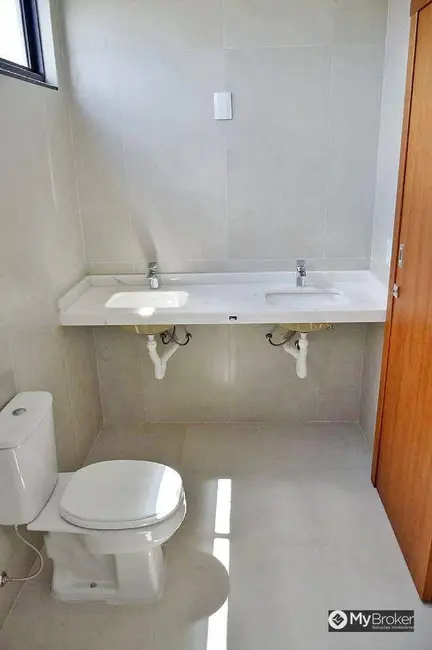 Foto 6 de Casa de Condomínio com 3 quartos à venda, 300m2 em Senador Canedo - GO