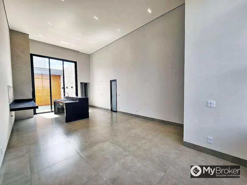 Foto 2 de Casa de Condomínio com 3 quartos à venda, 300m2 em Senador Canedo - GO