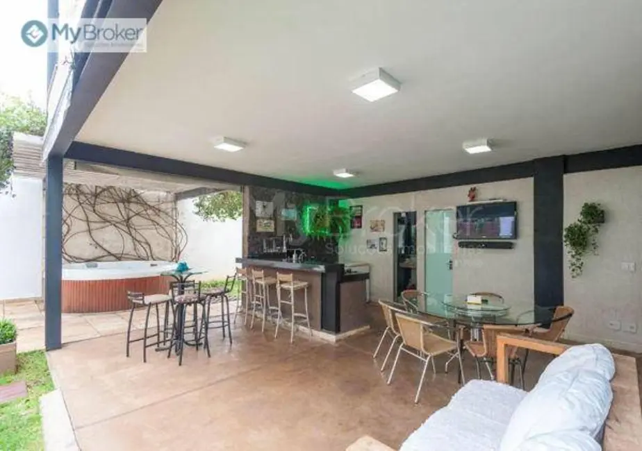 Casa com 3 quartos à venda, 431m2 em Jardim América, Goiania - GO - imagem 3 Foto 3 de Casa com 3 quartos à venda, 431m2 em Jardim América, Goiania - GO