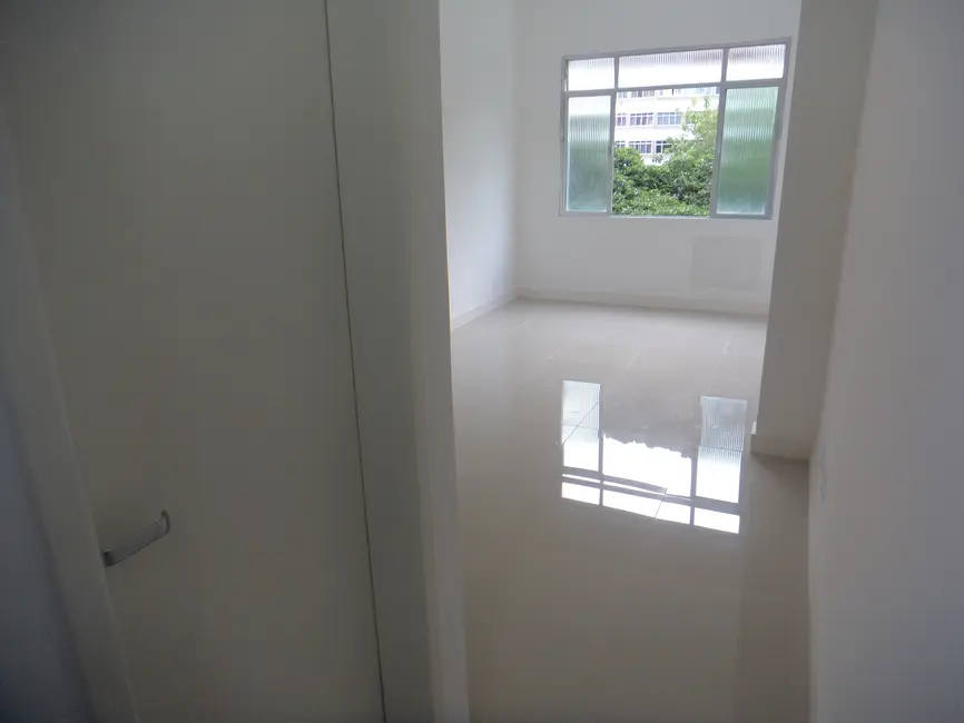 Foto 9 de Apartamento com 1 quarto à venda, 30m2 em Copacabana, Rio De Janeiro - RJ