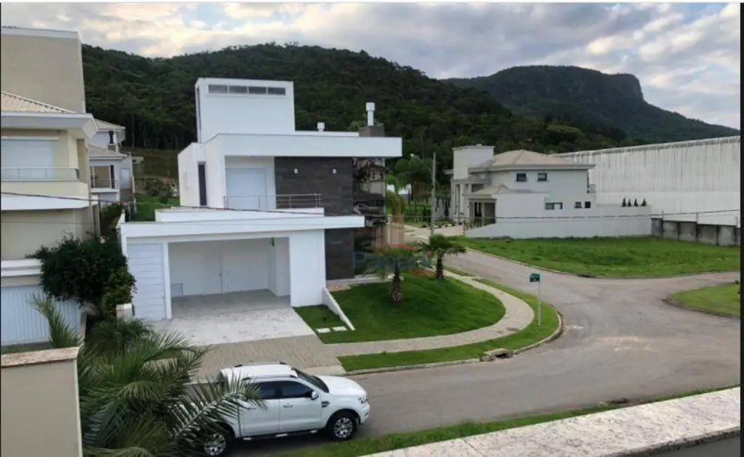 Foto 3 de Casa de Condomínio com 4 quartos à venda, 500m2 em Palhoca - SC