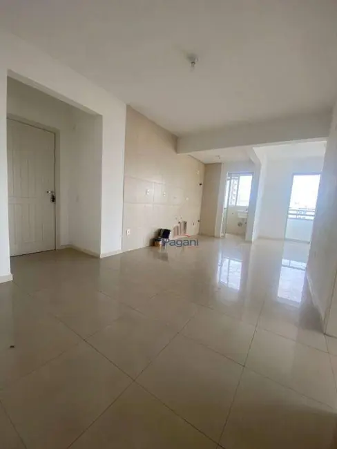 Foto 3 de Apartamento com 2 quartos para alugar, 72m2 em Centro, Palhoca - SC