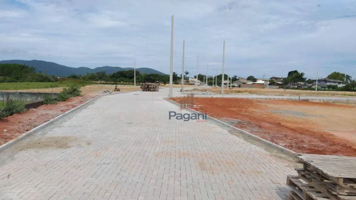 Foto 1 de Terreno / Lote à venda, 200m2 em Palhoca - SC