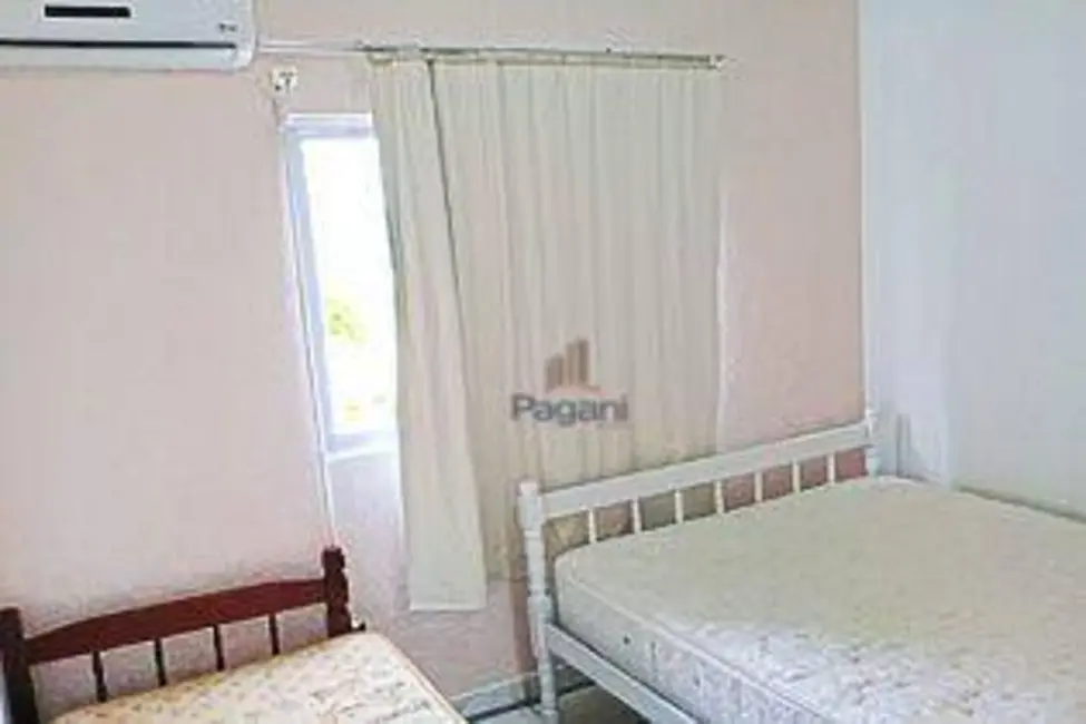 Foto 4 de Casa com 2 quartos para alugar, 300m2 em Palhoca - SC