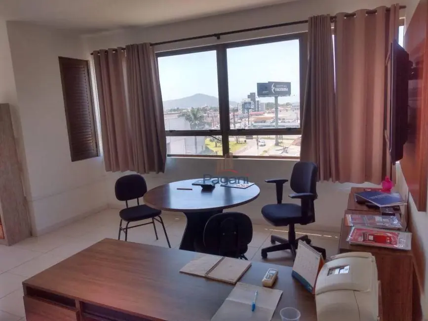 Foto 3 de Sala Comercial à venda, 47m2 em Passa Vinte, Palhoca - SC