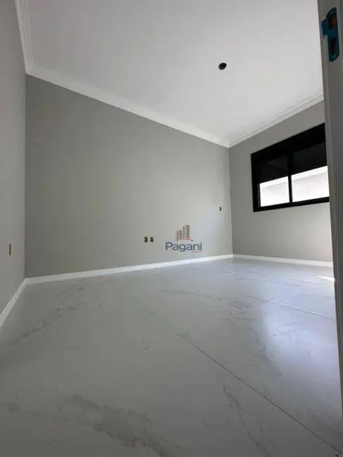 Foto 2 de Casa com 3 quartos à venda, 200m2 em Caminho Novo, Palhoca - SC