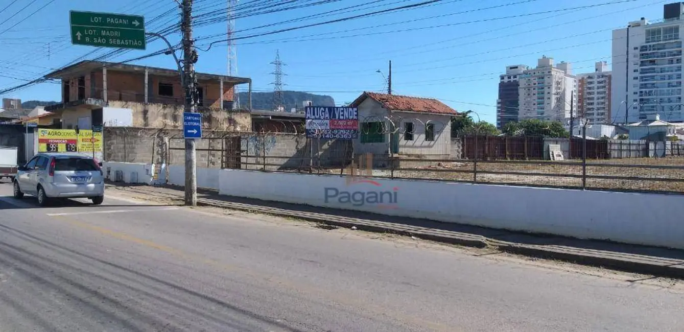 Foto 2 de Terreno / Lote à venda e para alugar, 2802m2 em Caminho Novo, Palhoca - SC