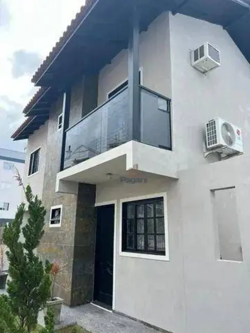 Foto 1 de Casa com 3 quartos à venda, 300m2 em Passa Vinte, Palhoca - SC