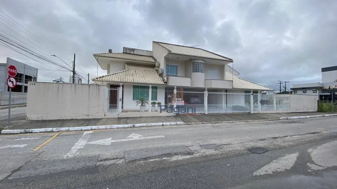 Foto 1 de Casa com 6 quartos à venda, 450m2 em Pagani, Palhoca - SC