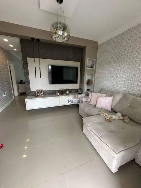 Casa com 3 quartos à venda, 360m2 em Aririú, Palhoca - SC - imagem 3 Foto 3 de Casa com 3 quartos à venda, 360m2 em Aririú, Palhoca - SC