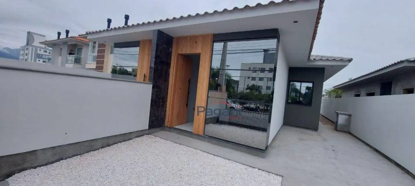 Foto 1 de Casa com 3 quartos à venda, 150m2 em Nova Palhoça, Palhoca - SC